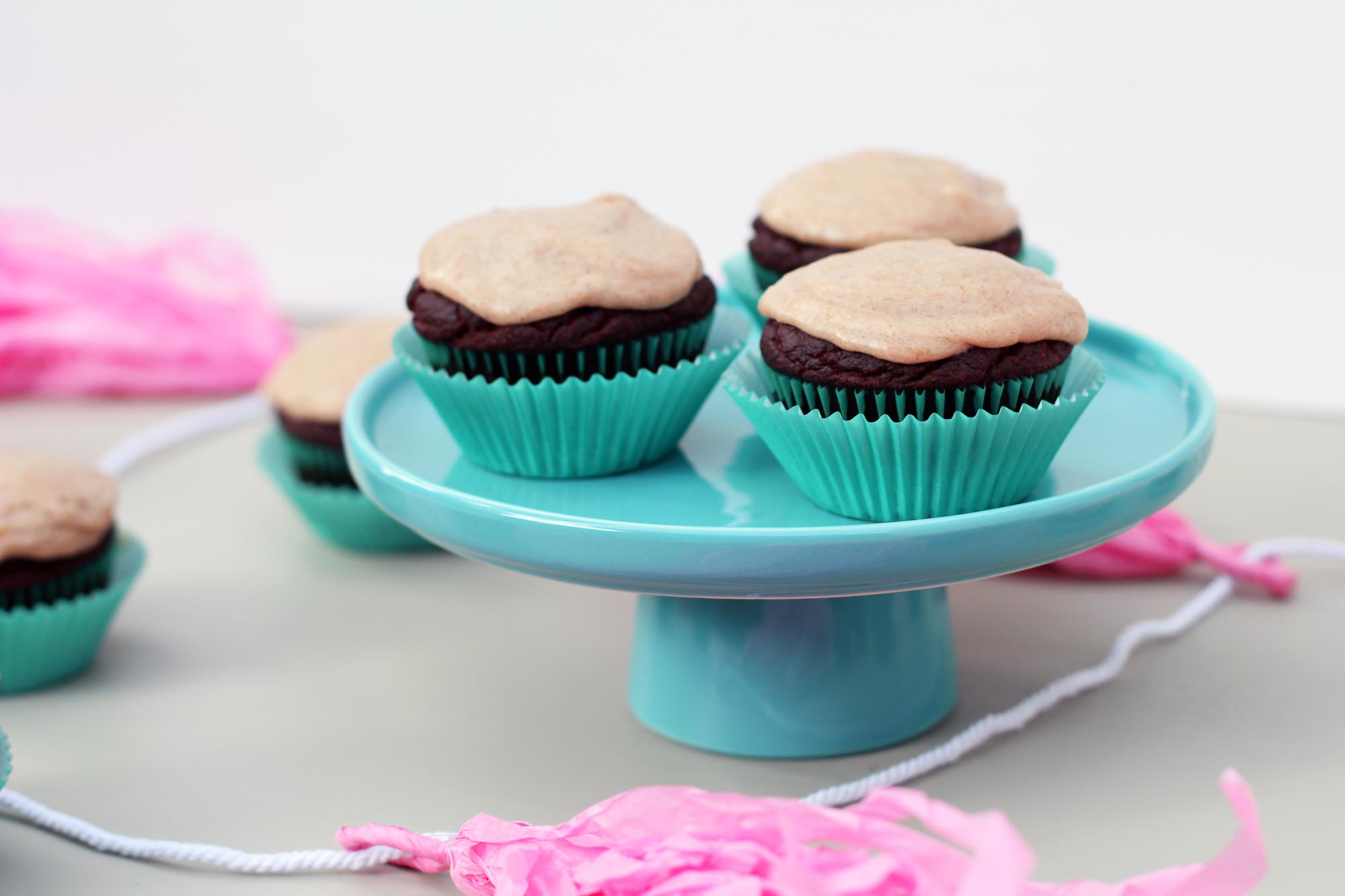 chocolate beet cupcakes with chai frosting
